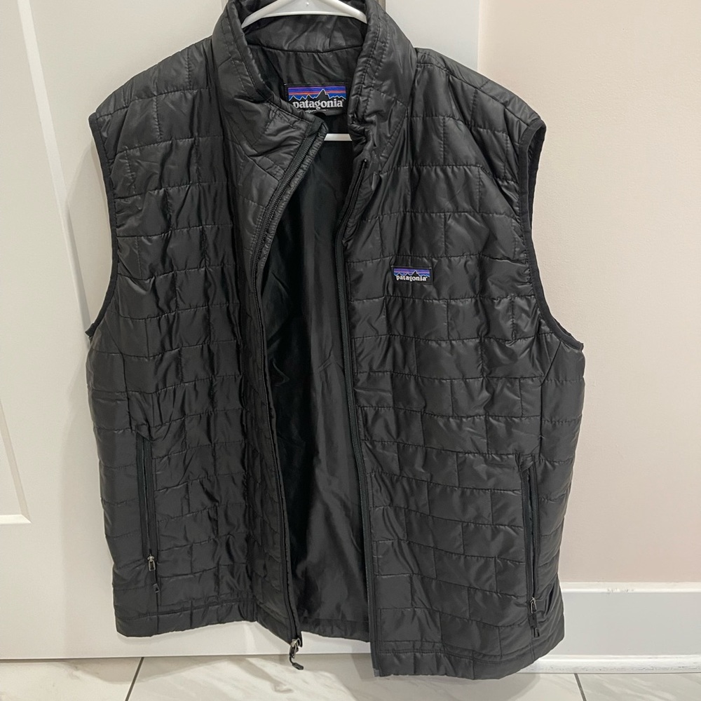 Patagonia Men’s Nano Puff Vest. Sz L
